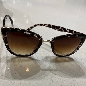 Turtleshell Print Sunglasses